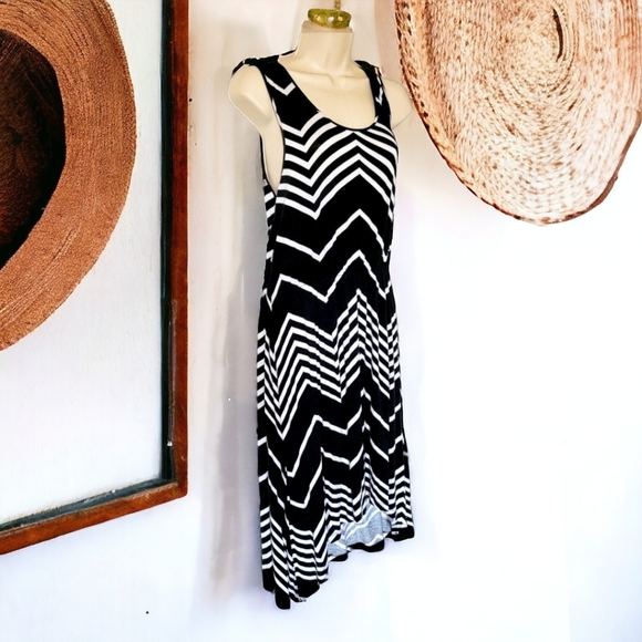Midi sleeveless black and white striped knit dress size medium by a.n.a. - Picture 4 of 9